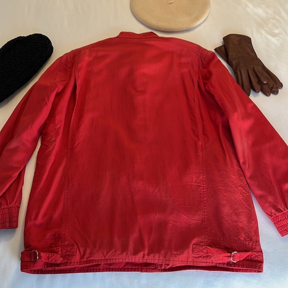 Red Silk Jacket. Size Large. Fully lined. Very soft and comfortable. - Picture 8 of 9